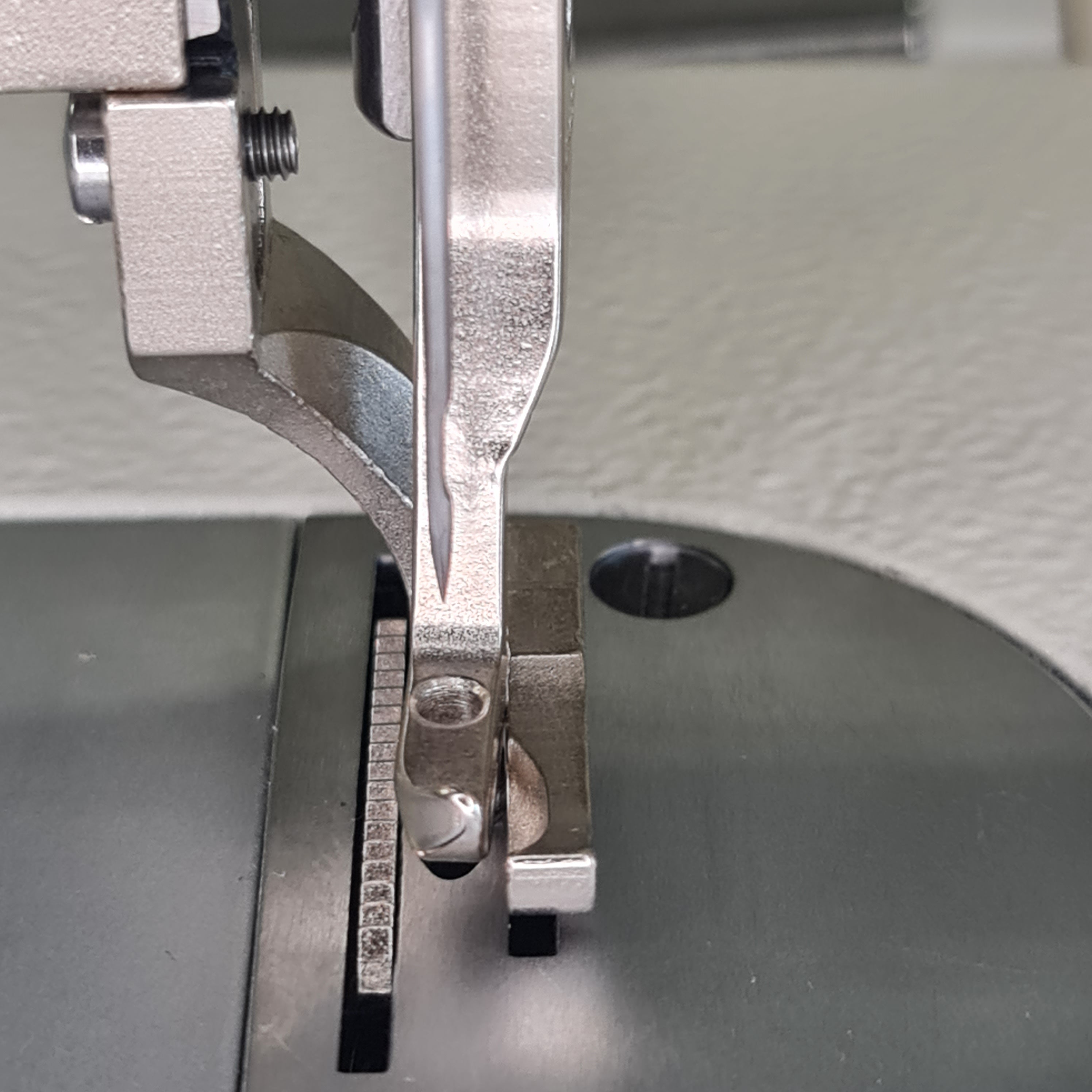 Ft Machine Right zip quarter inch presser foot set for walking foot machine – Prosew